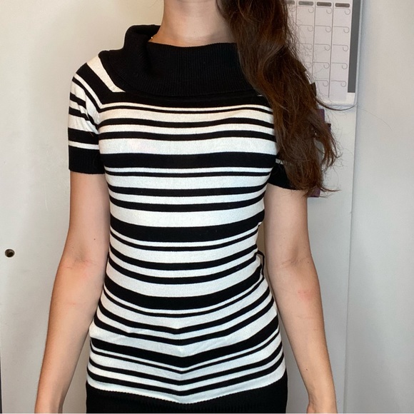 Deb Striped Cowl Neck Short Sleeve Sweatshirt - Picture 6 of 8